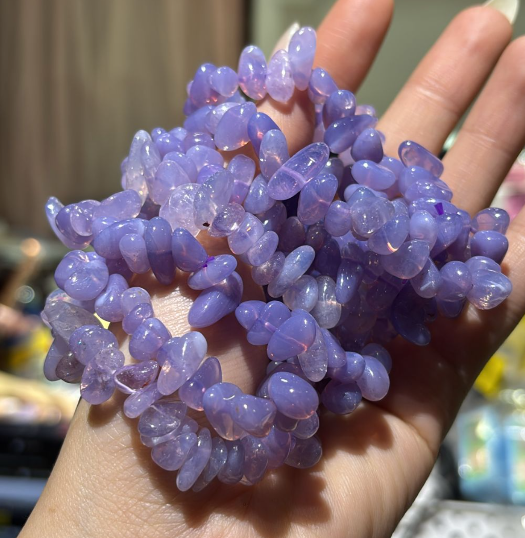 260219 - A45 熒光紫玉晶隨型手串（小）