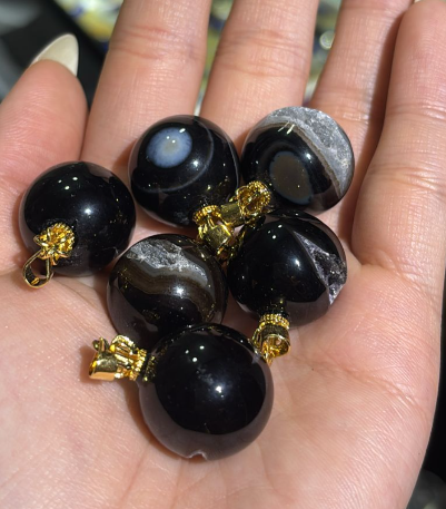 260219 - A46 熒光紫玉晶隨型手串（大）