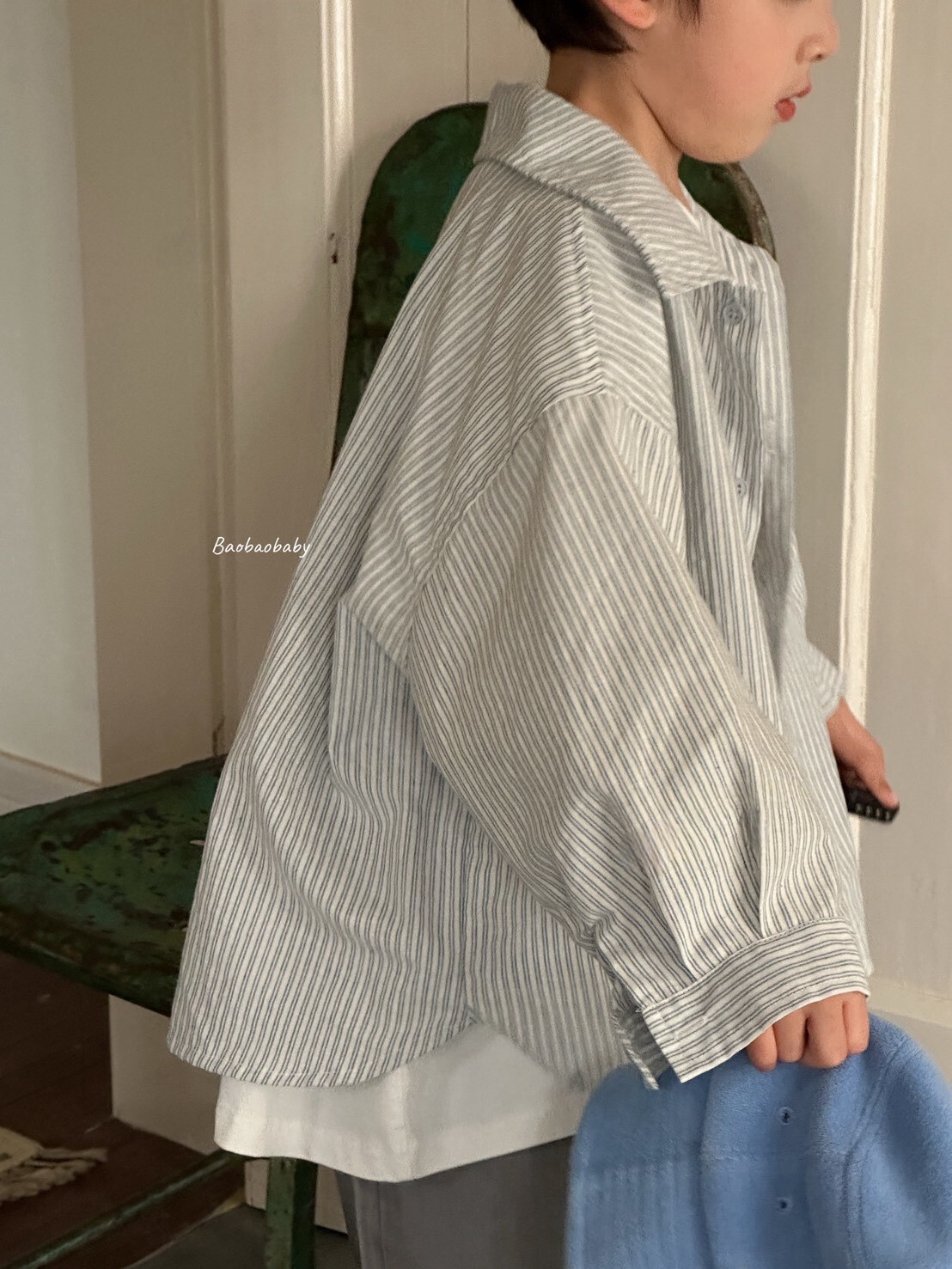 清爽灰藍線條襯衫