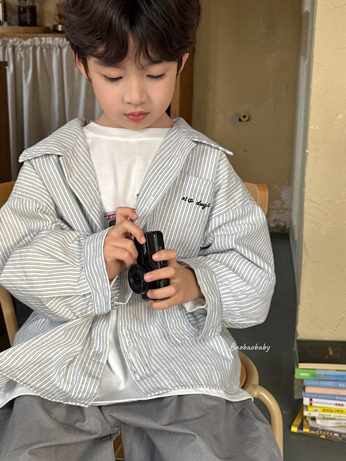 清爽灰藍線條襯衫