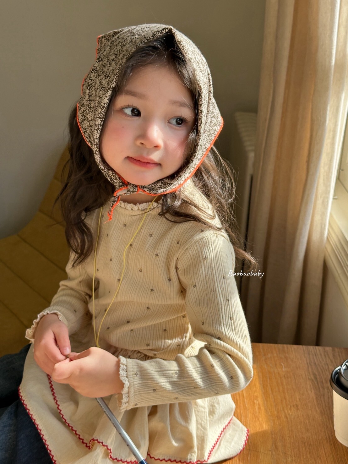 奶油黃碎花上衣