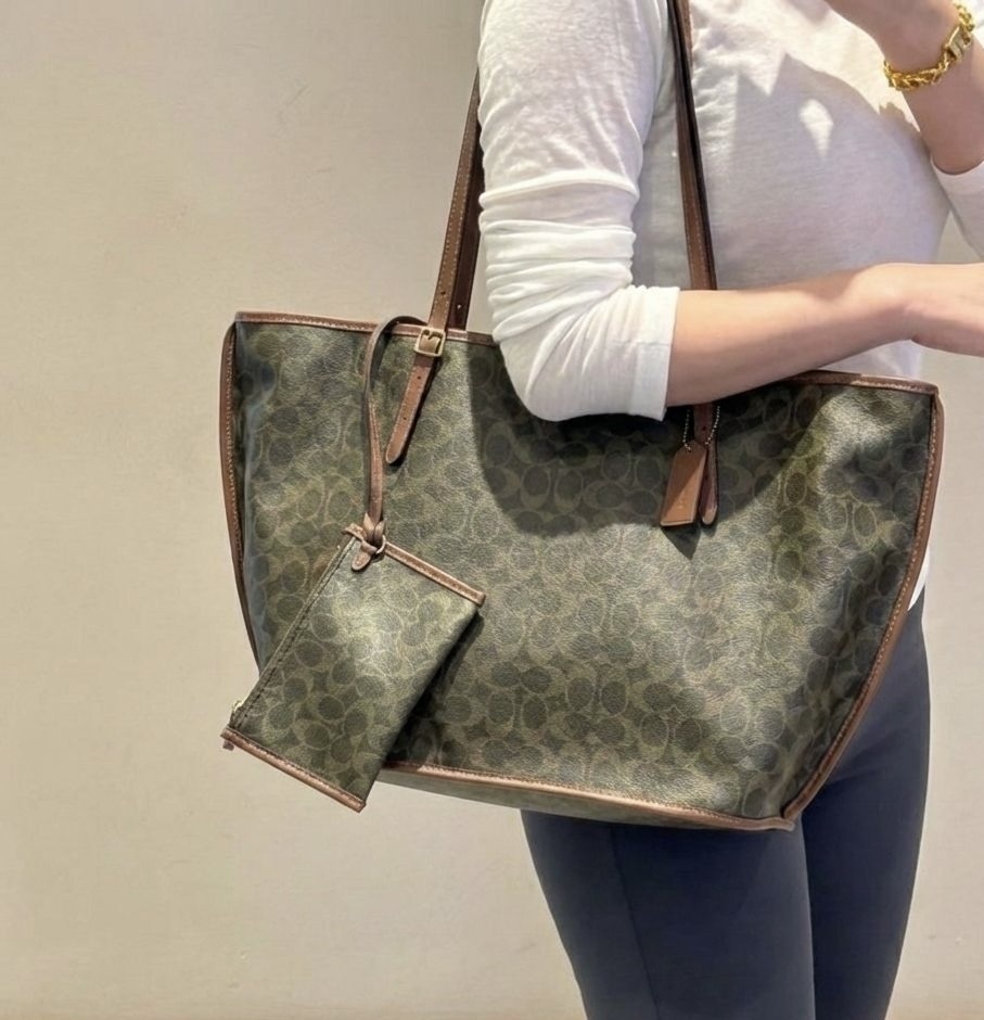 【預購】COACH H021956 Taxi Tote