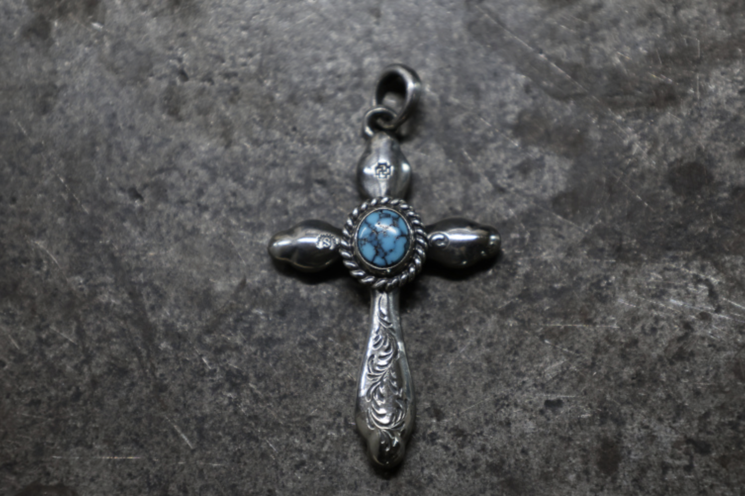 FC SE-1523 clover cross w black web kingman/scroll