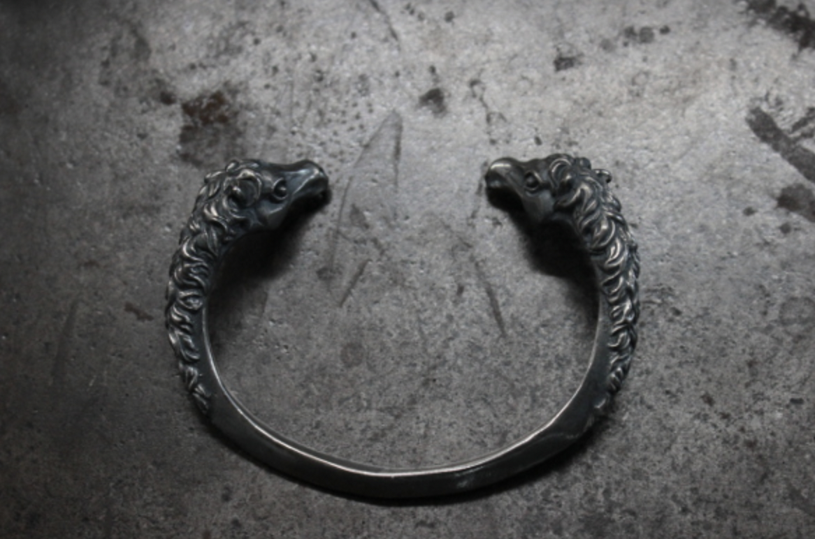 FC FCB-18 two horse bangle