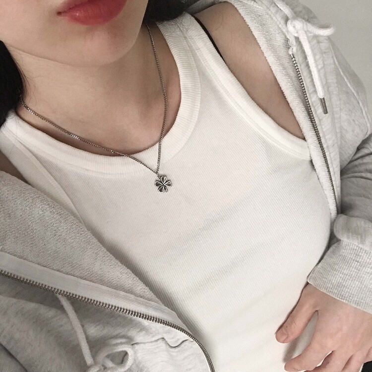 OFUSE matt clover necklace 項鍊