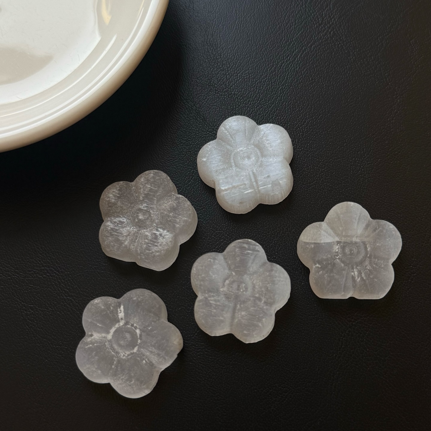 [原石] 透石膏 小花