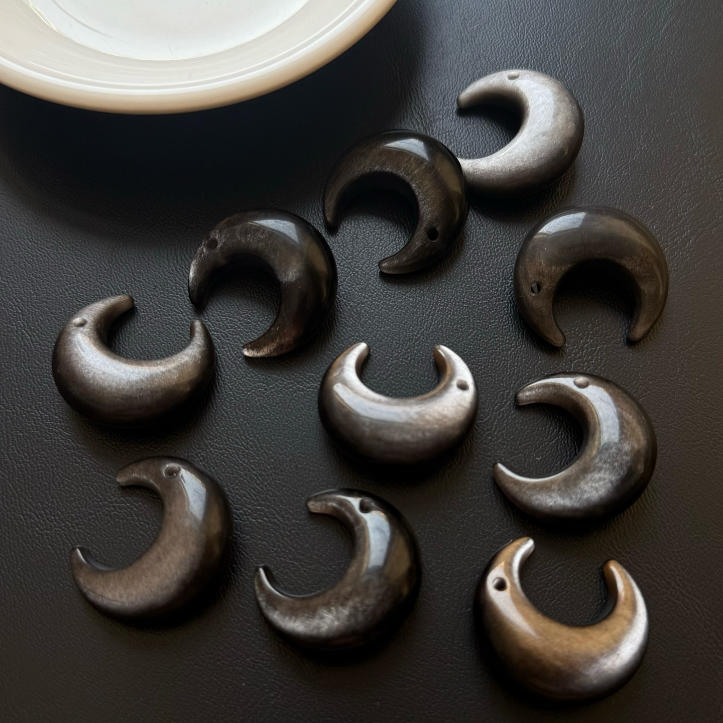 [原石] 銀曜石 月亮 （有墜孔）