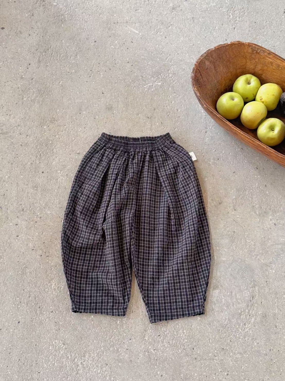 低調格紋休閒褲