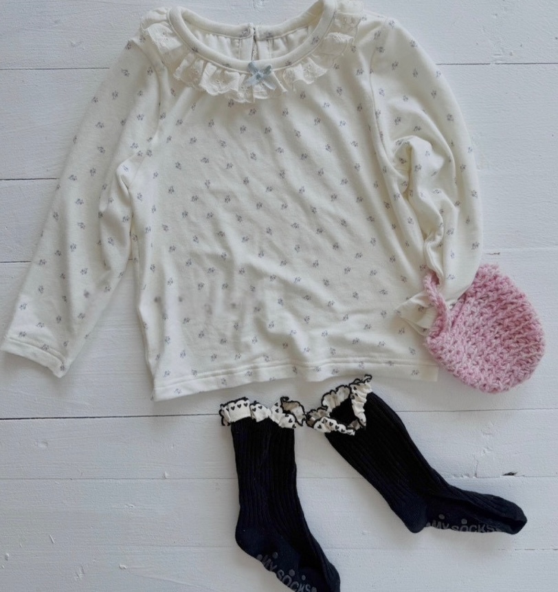 小碎花荷葉領上衣