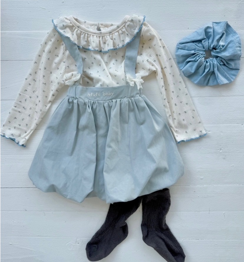 小藍邊碎花荷葉領上衣