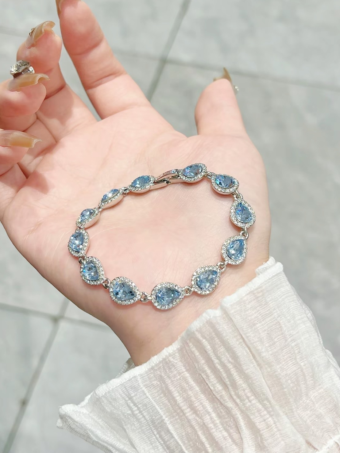 紀梵希 玻璃藍水晶 水滴手鍊