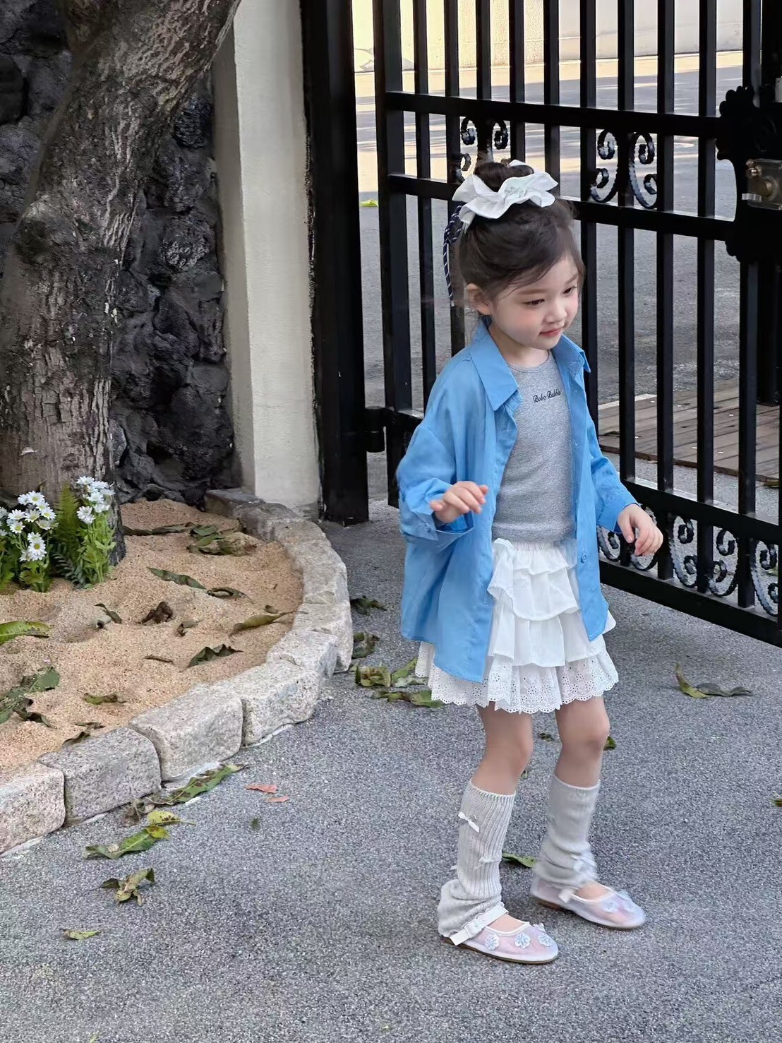 簡約小徽章輕薄襯衫