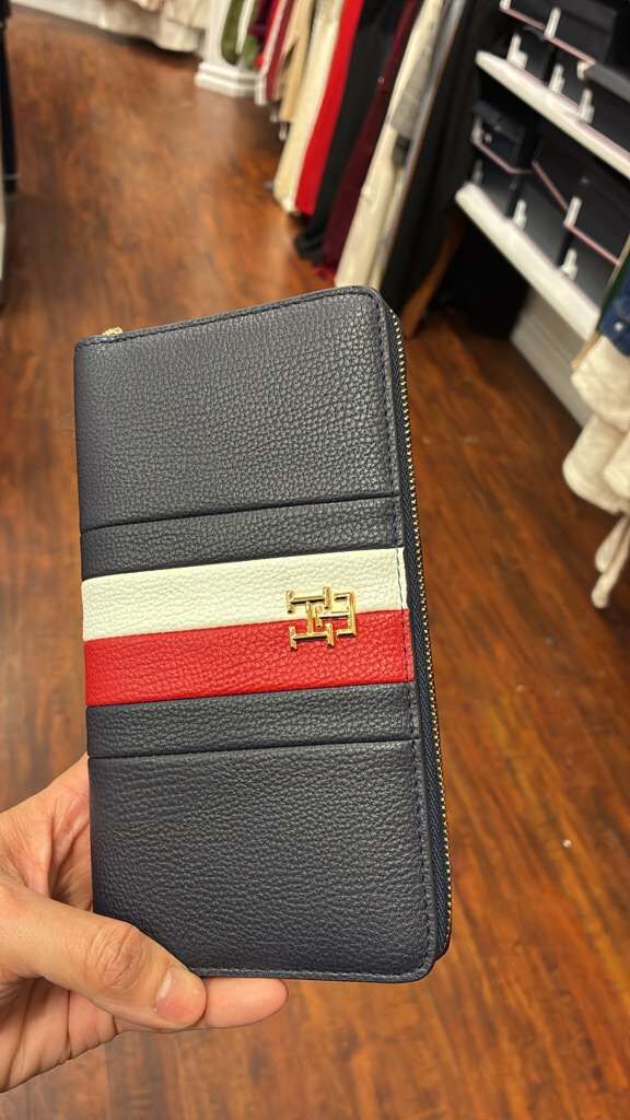 VO022 Tommy Hilfiger 紅白間拉鏈長銀包