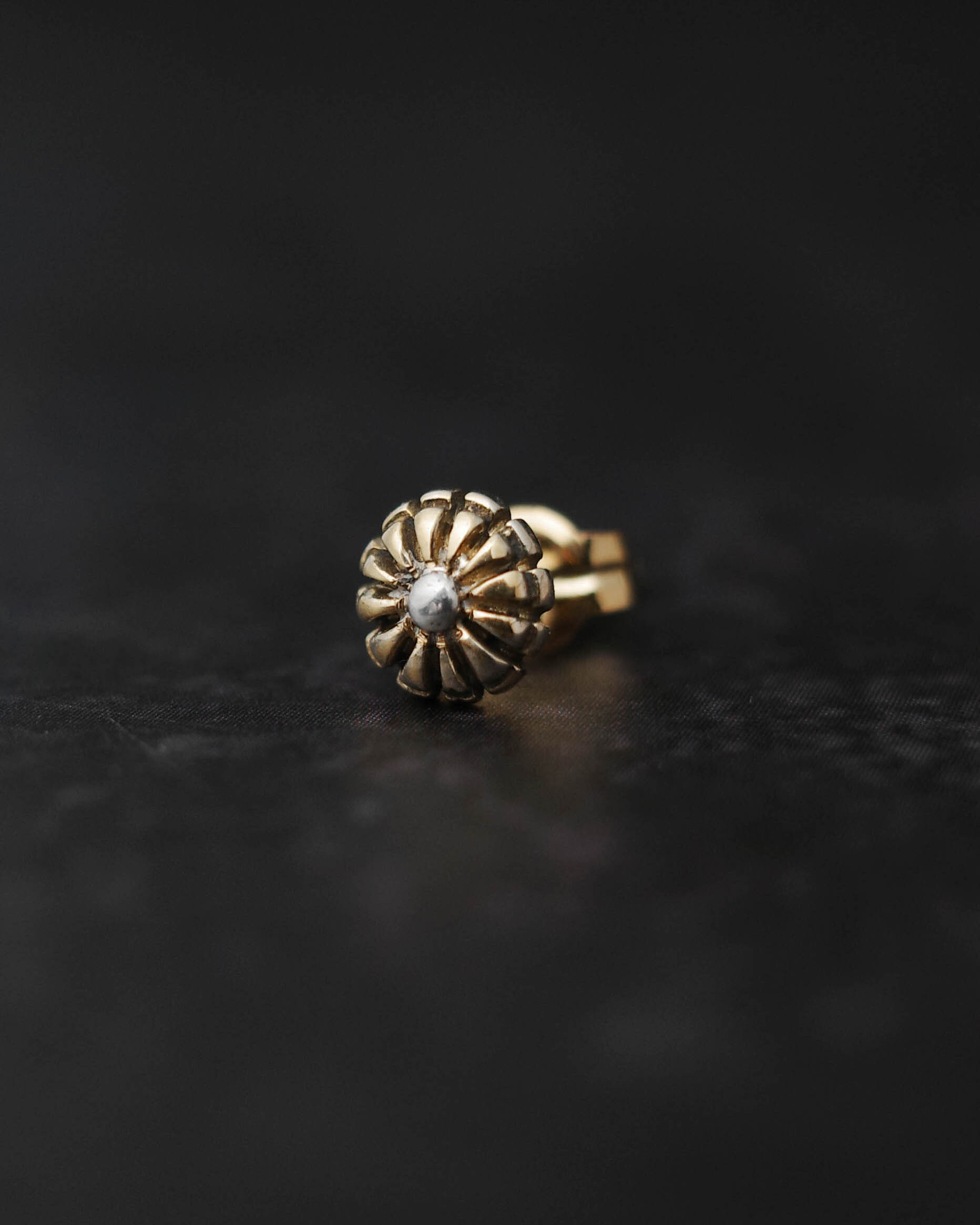 Yusuke  Kosaka 小坂雄介 - Daisy (K18) 小金花耳環