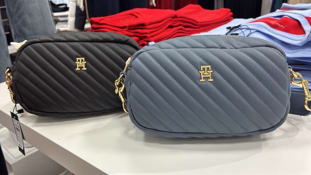 VO045 Tommy Hilfiger TH LOGO斜紋相機包 22X13CM