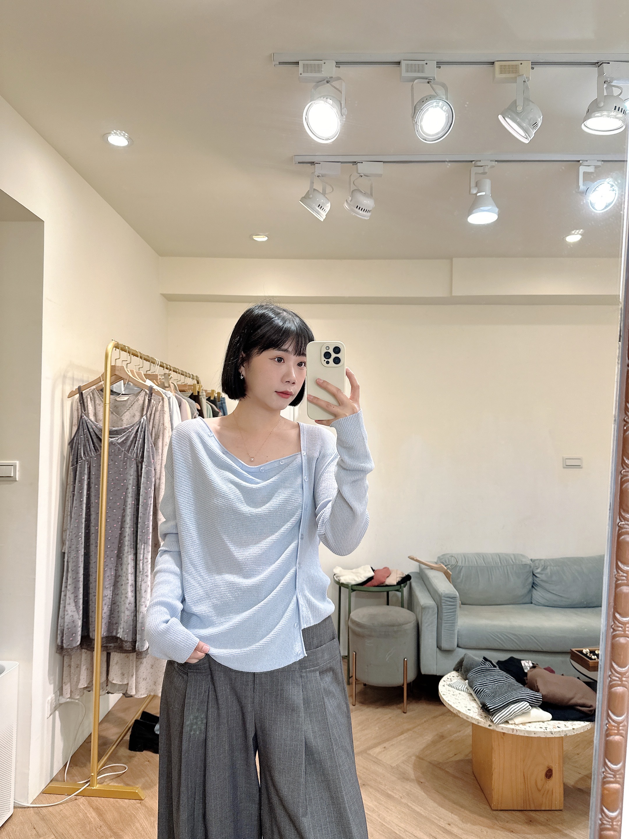 排扣垂墜坑條上衣