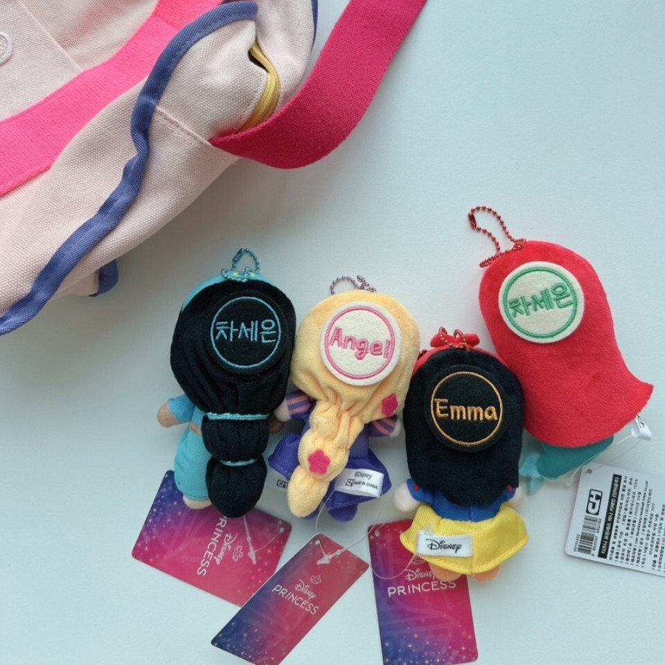 韓國｜ Disney 迪士尼公主娃娃客製化刺繡姓名吊飾