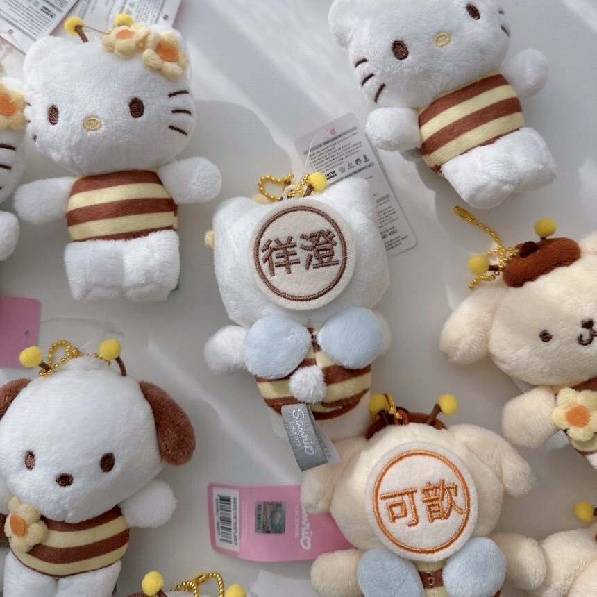 韓國｜Sanrio 蜜蜂凱蒂貓客製化刺繡姓名吊飾