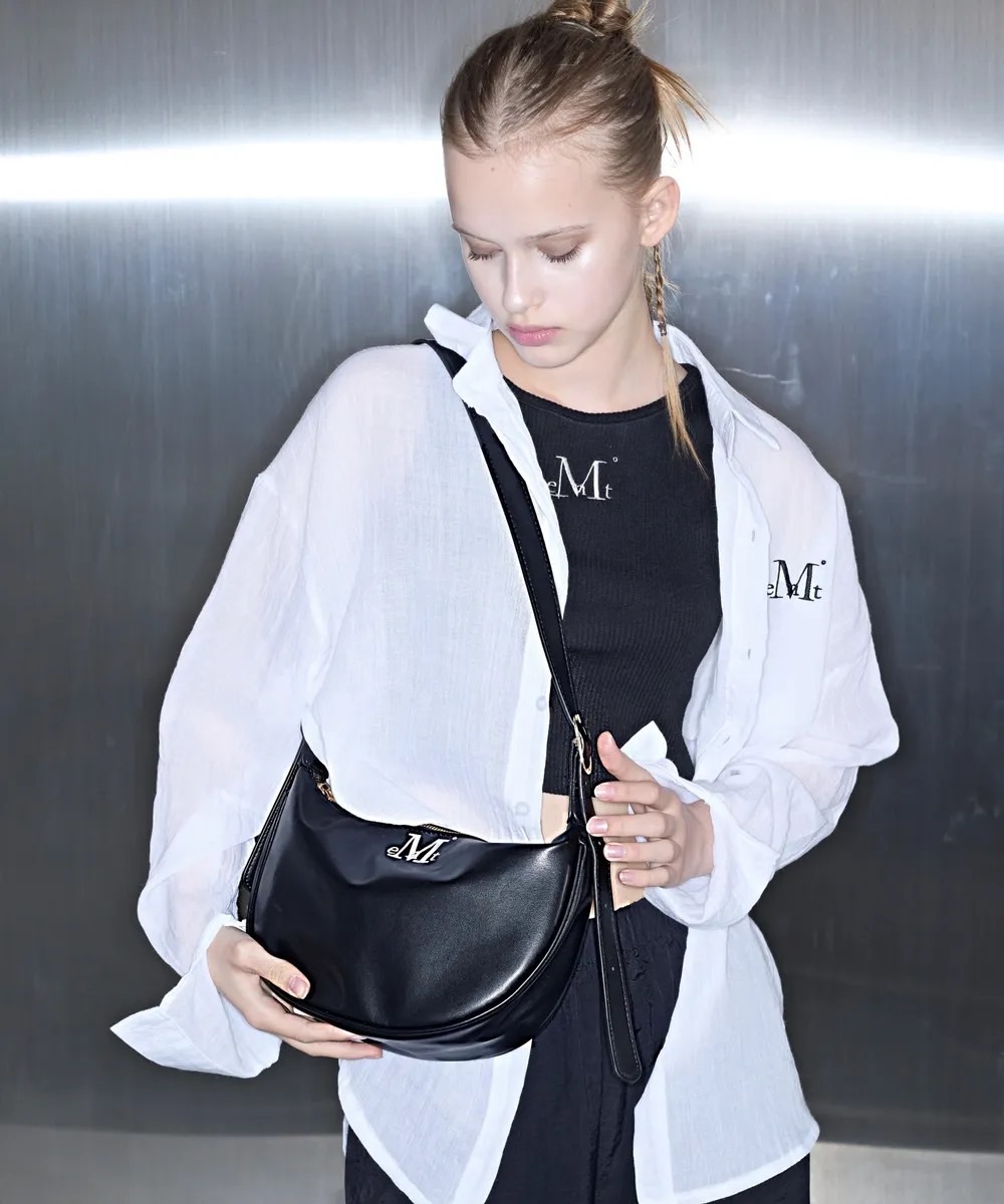 MUCENT皮質半月包 肩背包 斜背包