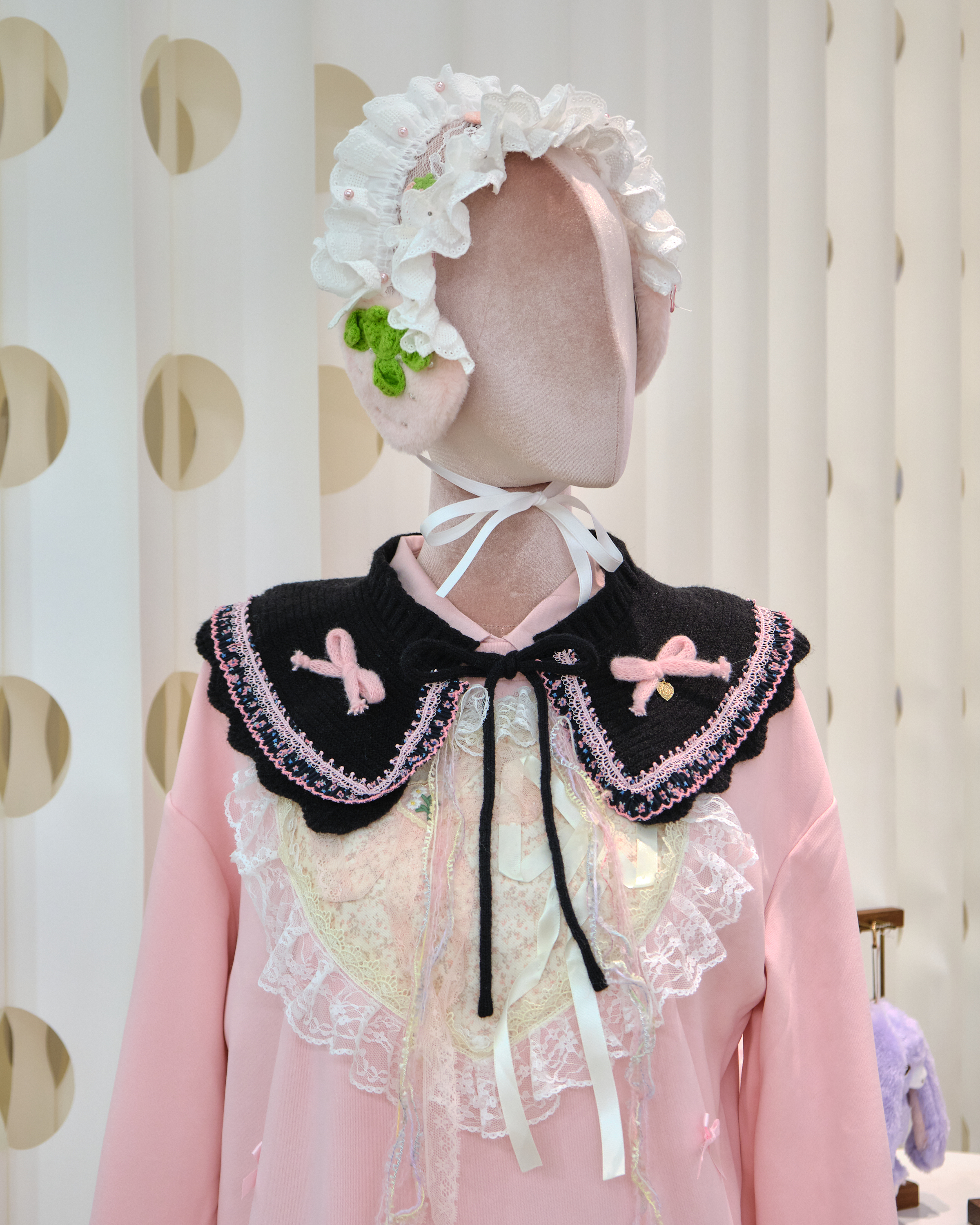 13315 Heart Flutter Bow Capelet Collar