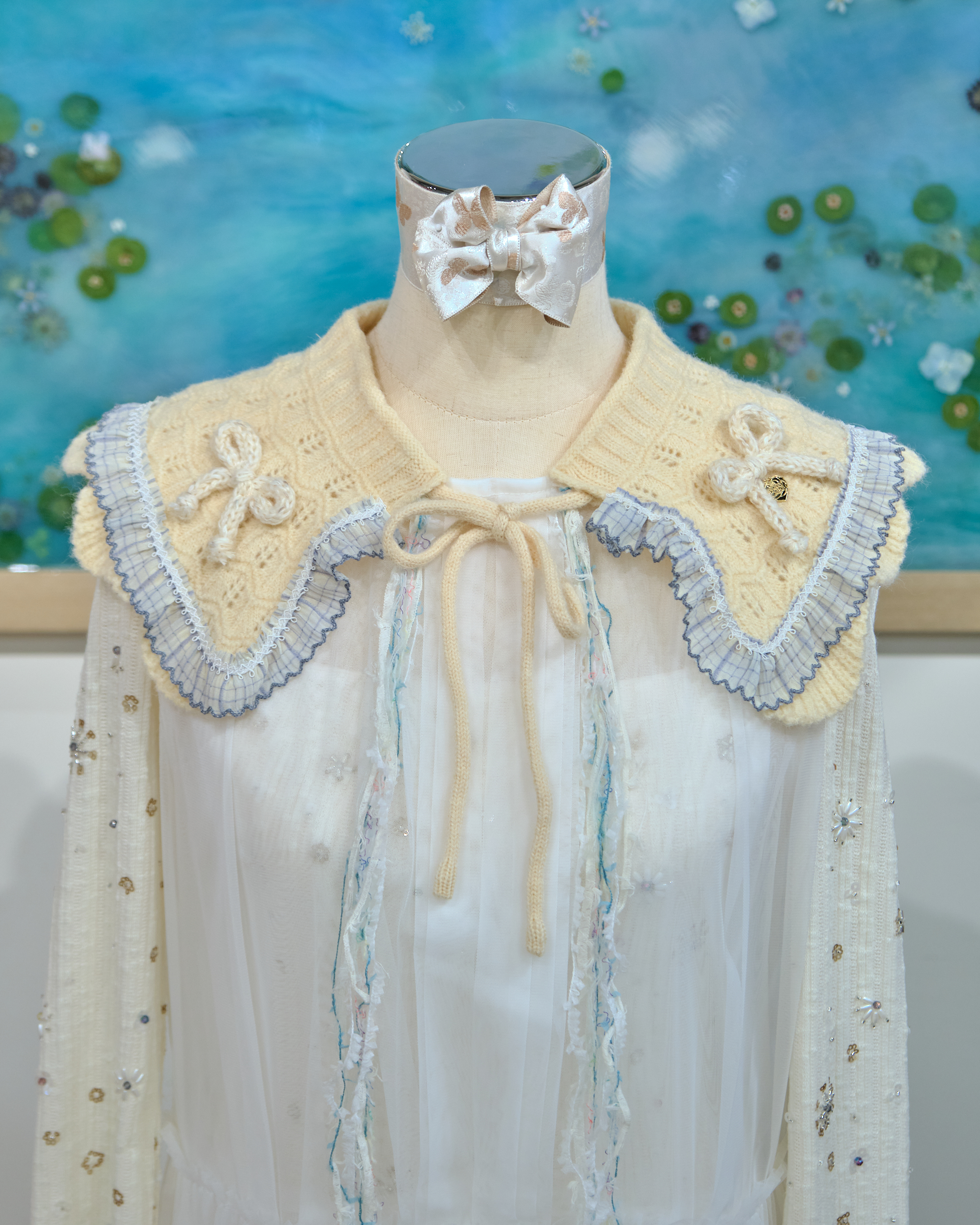 13313 Heart Flutter Bow Capelet Collar