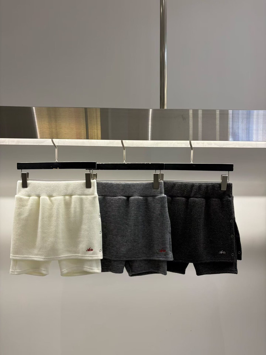 ARTE 質感字母刺繡．修身顯瘦針織分層裙褲