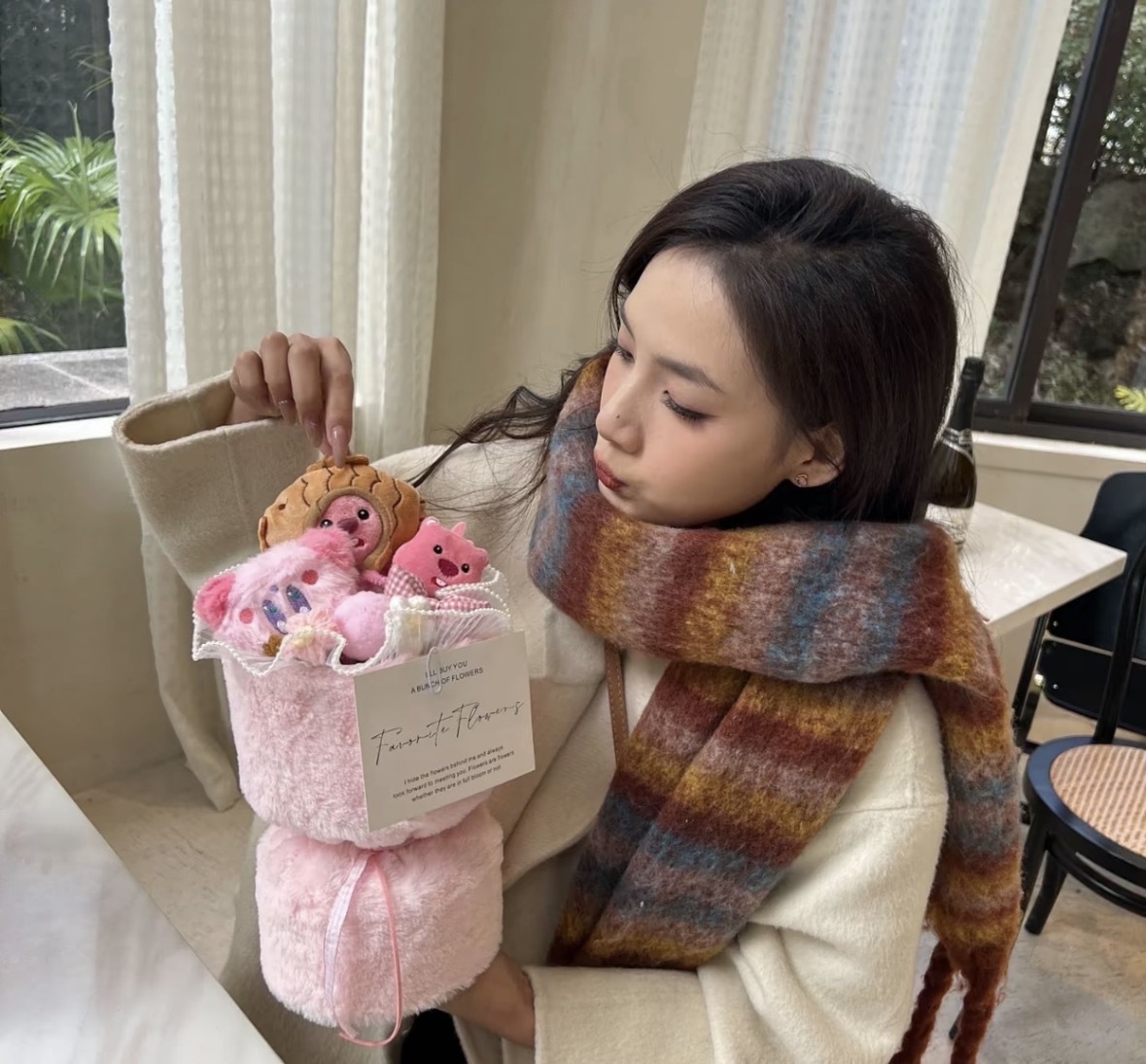 代購-卡通花束創意 畢業季玩偶公仔花抱桶款 女友情侶朋友生日節日花