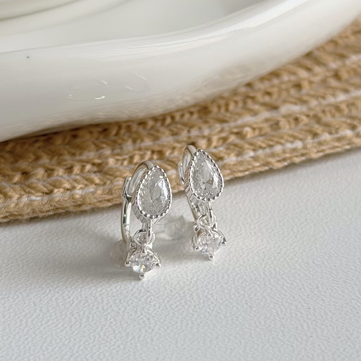 鋯石水滴垂吊純銀易扣