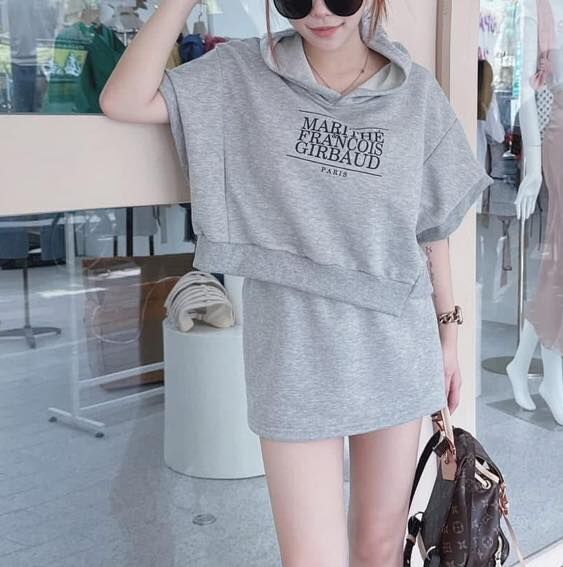 【時髦又休閒的連帽上衣＋短褲裙套裝組】(現貨）