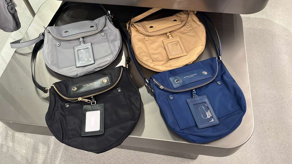 VQ025 Marc Jacobs 細LOGO十年袋 30x28cm