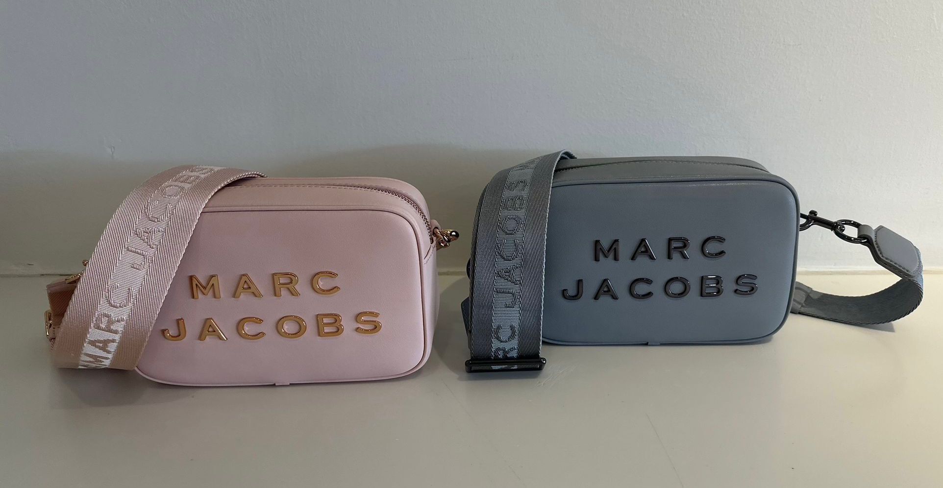 VQ001 Marc Jacobs 字母LOGO相機包 22x14cm