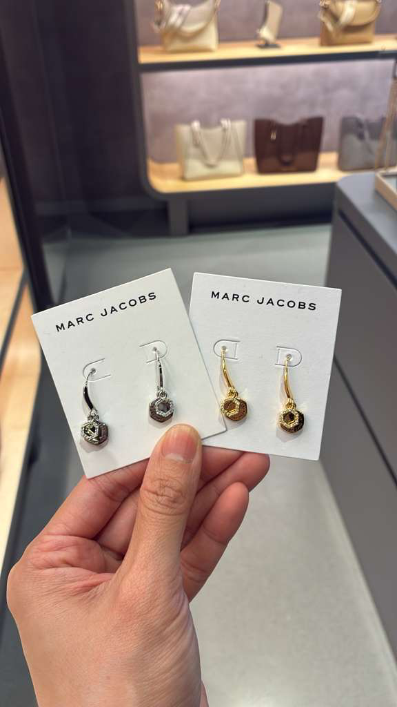 VQ061 Marc Jacobs 五角型吊墜耳環