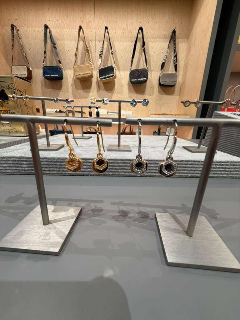 VQ061 Marc Jacobs 五角型吊墜耳環