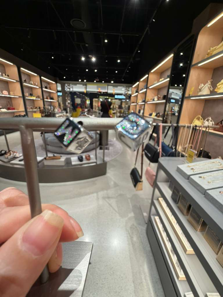 VQ060 Marc Jacobs 骰仔LOGO耳環