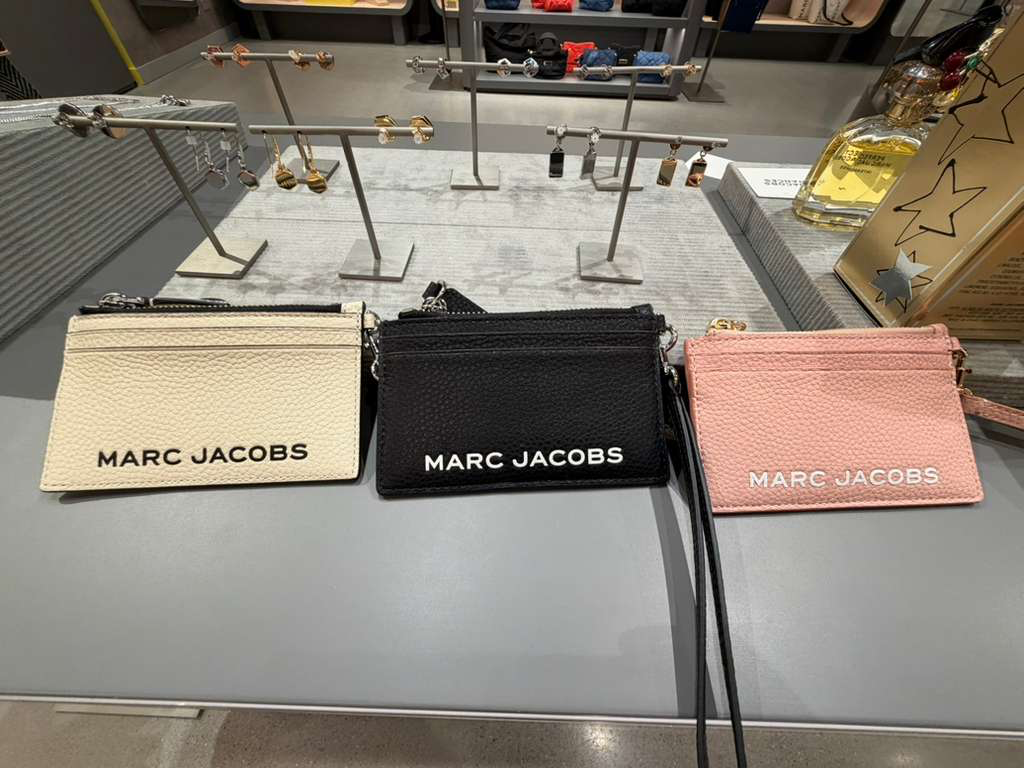 VQ054 Marc Jacobs 3D LOGO卡包