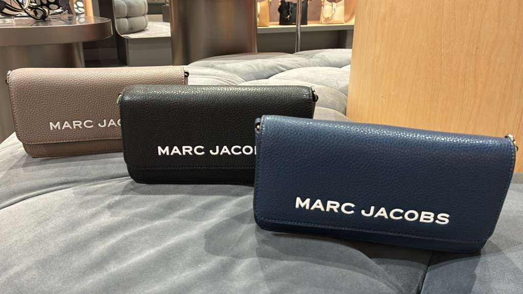 VQ017 Marc Jacobs 細LOGO前翻蓋CROSS BODY 22x12cm