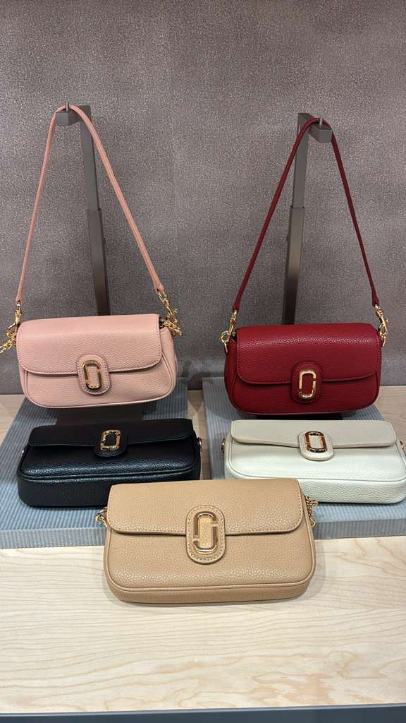 VQ019 Marc Jacobs 3D LOGO CROSS BODY 21x12cm