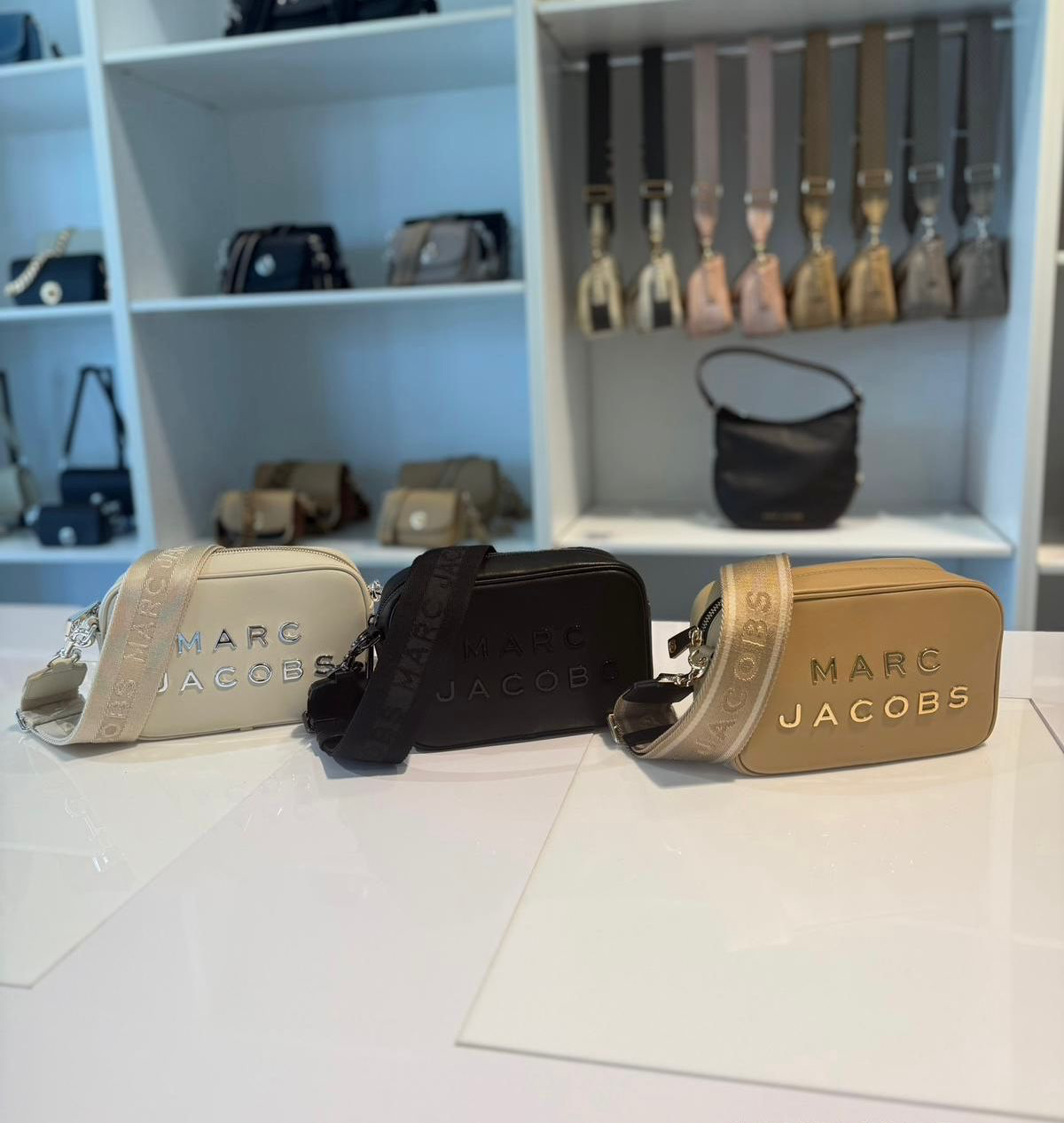 VQ046 Marc Jacobs 3D LOGO相機包 22x14cm