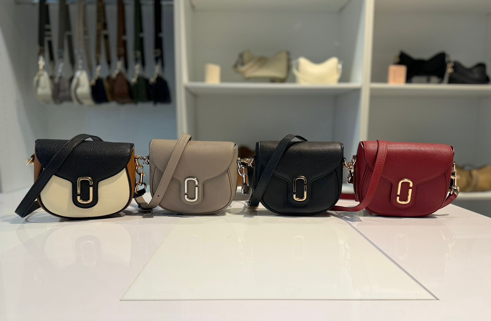 VQ022 Marc Jacobs 3D LOGO馬鞍包 21x17cm