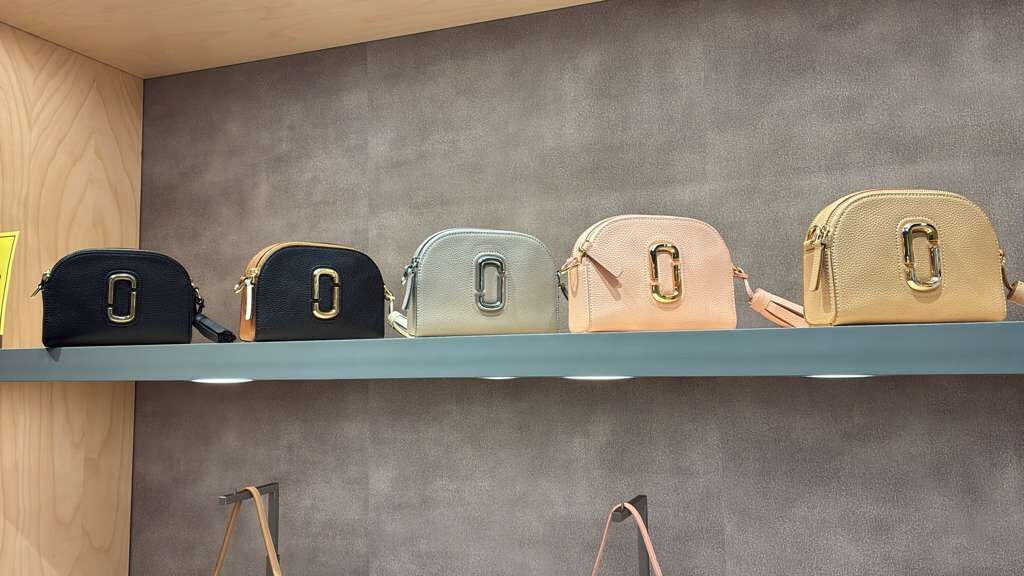 VQ032 Marc Jacobs 3D LOGO貝殼包 21x15cm