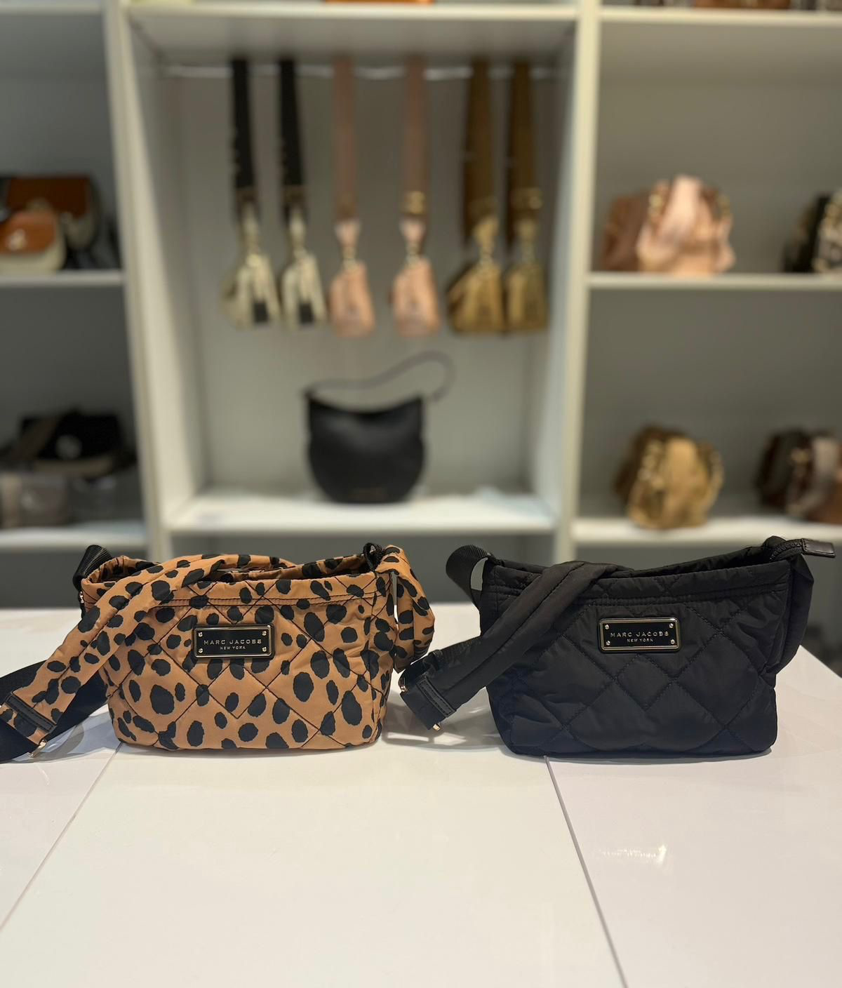 VQ040 Marc Jacobs 菱格拉鏈CROSS BODY