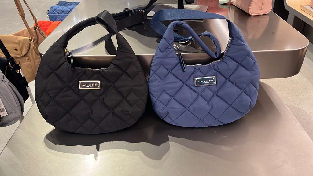 VQ027 Marc Jacobs 細LOGO菱格單肩包 35x21cm