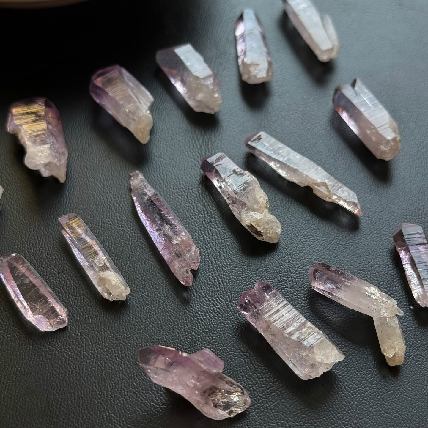 [原石] 克魯茲紫水晶 原礦 迷你小柱