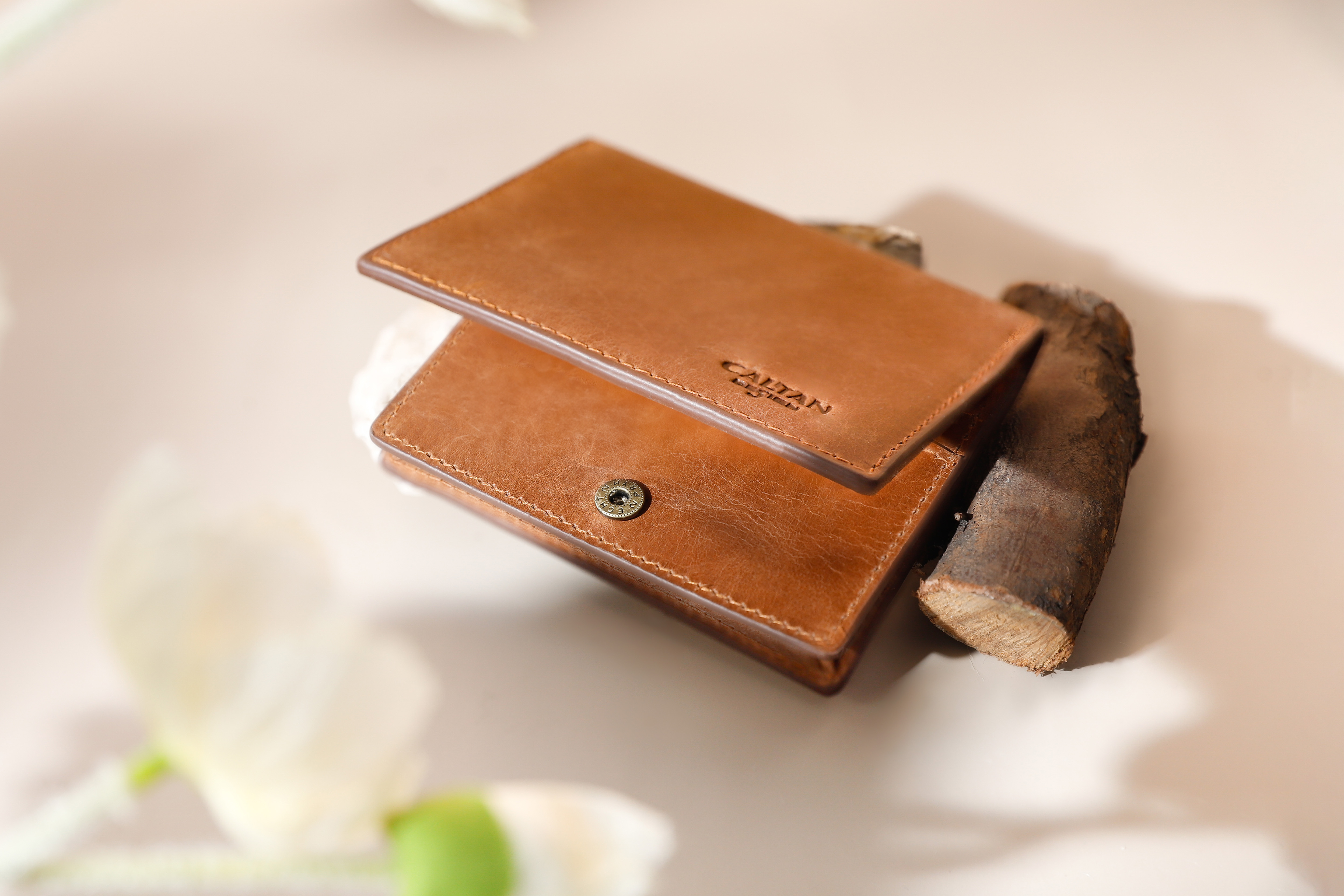 『新品上市』老爺有喜  經典扣式大容量卡片夾 (1764htn)