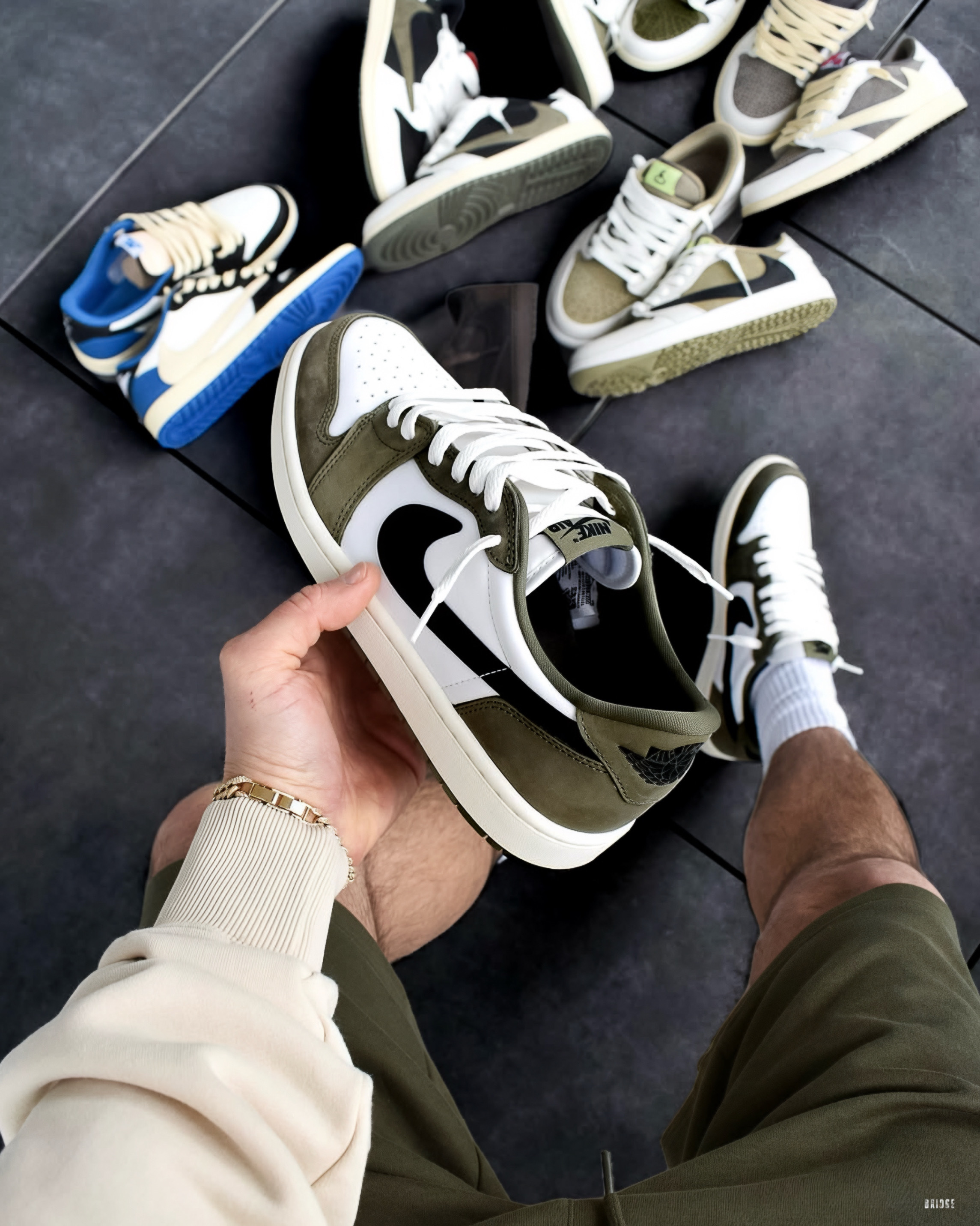 『 鉤子一反...根本倒鉤 』AJ1 OG Medium Olive