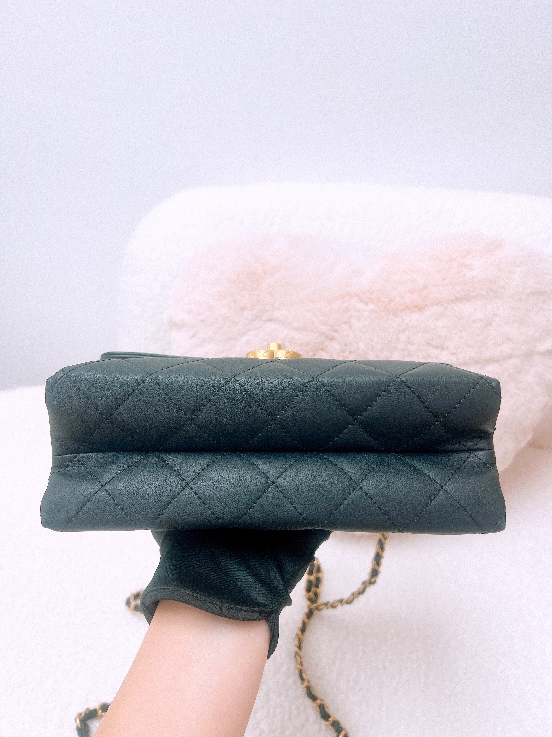 Chanel chain flap bag (black calfskin/ GHW)