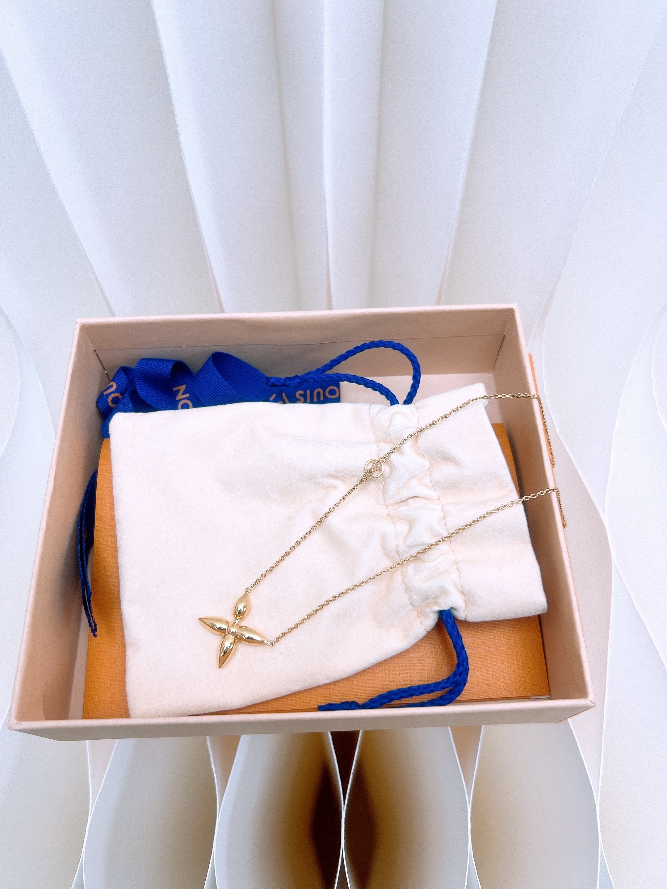 Lv louisette necklace