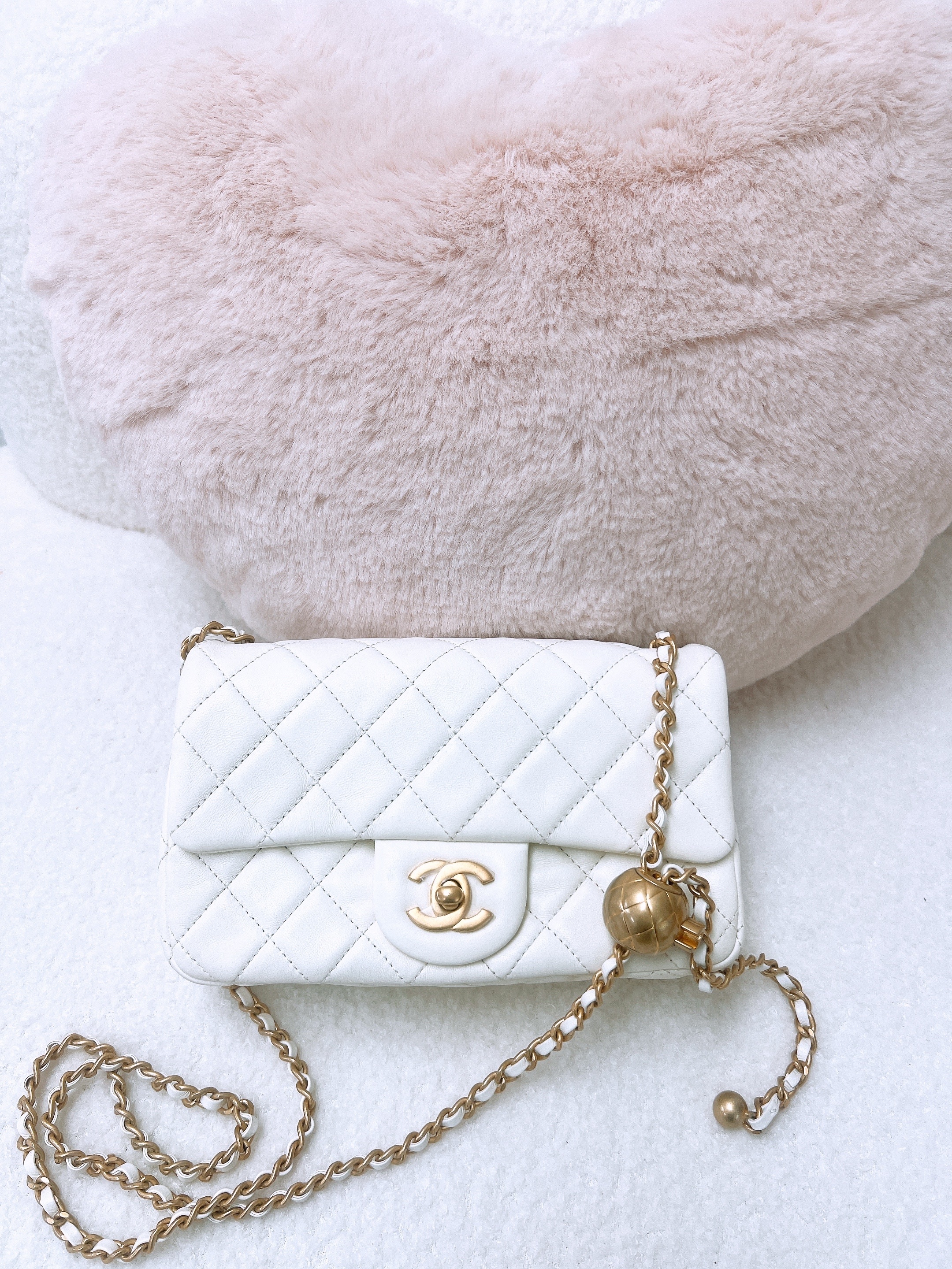 Chanel mini classic flap cf 20 pearl crush (white/ GHW) 金球
