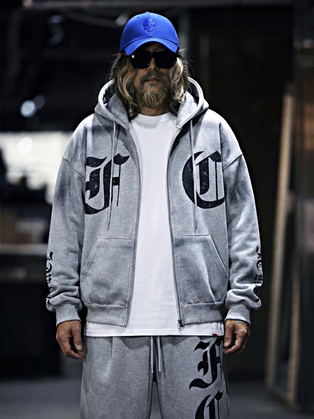 字母印花髒污水洗連帽拉鍊外套