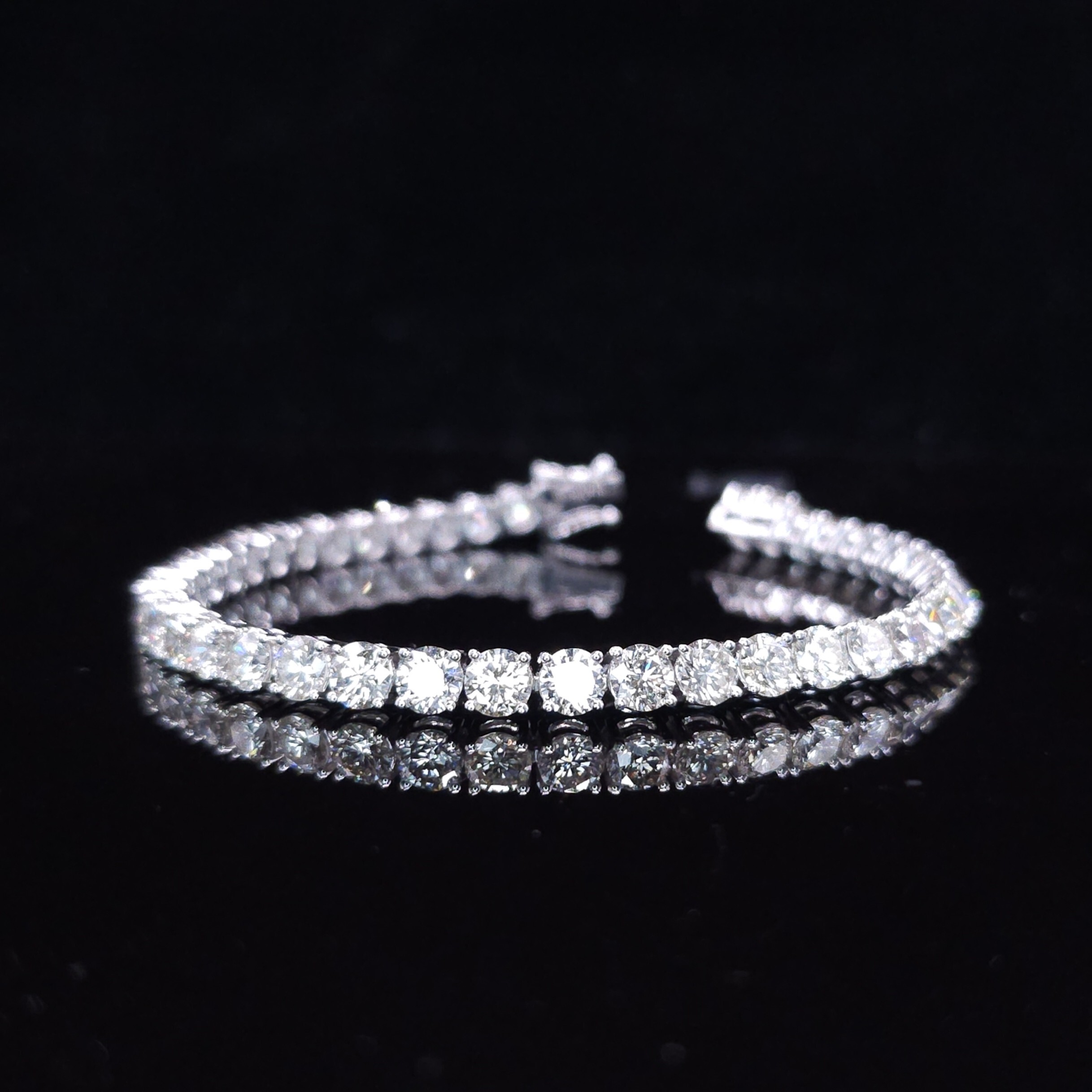 全新18K白金9卡31份鑽石手鍊